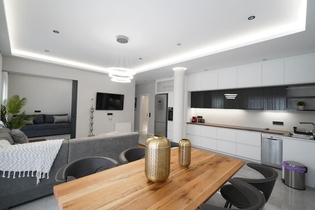 Brand New 3Br With 2 Bathrooms Marousi Apartment Athens Exterior photo